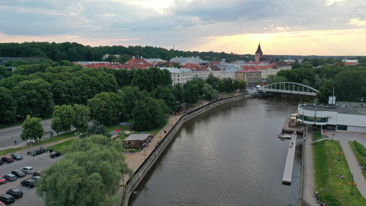 Over The River Apartment Тарту Екстериор снимка